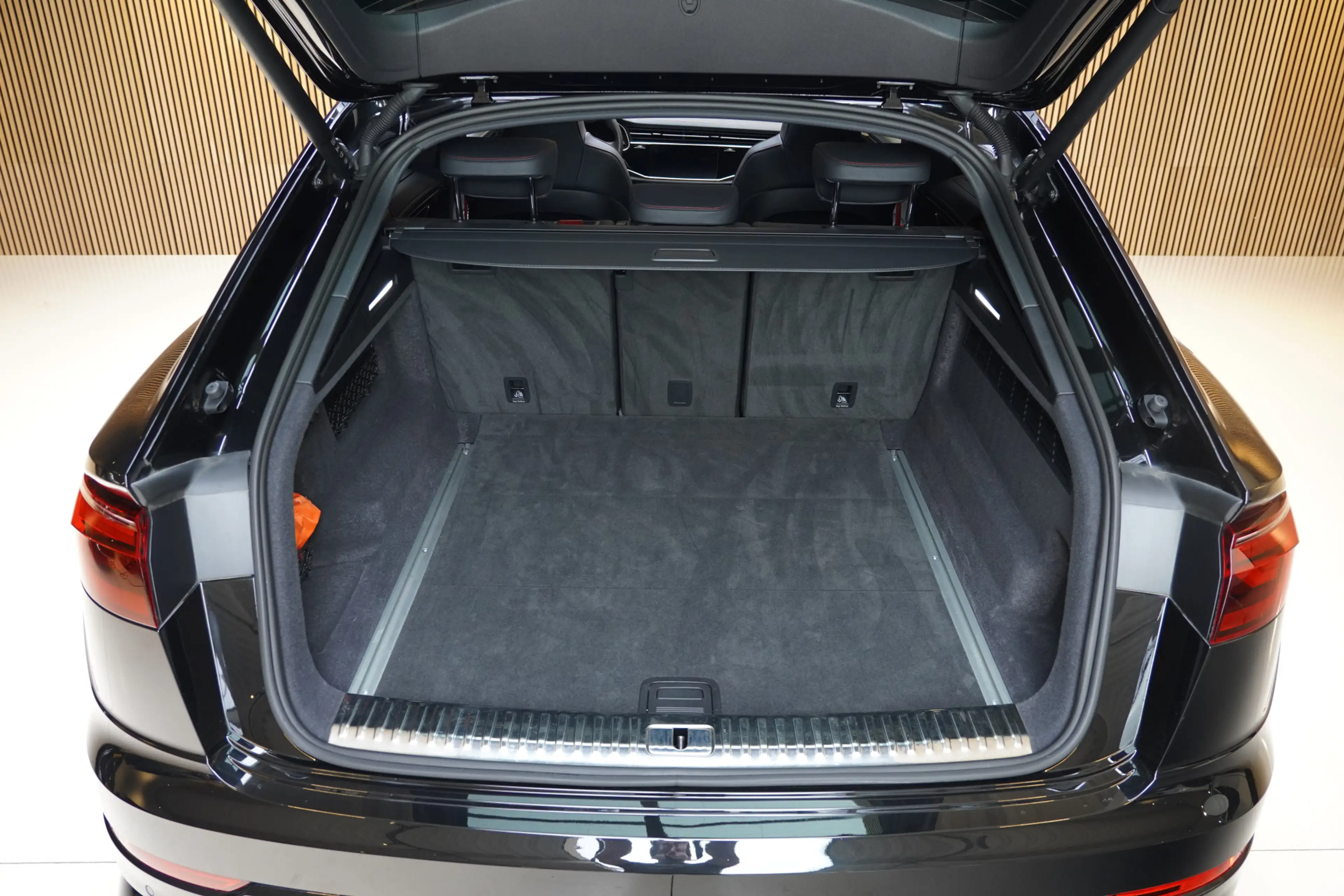Audi SQ8 4.0TFSI/507pk SQ8 Quattro Blackstyle|2024|Pano|Luc — photo 50