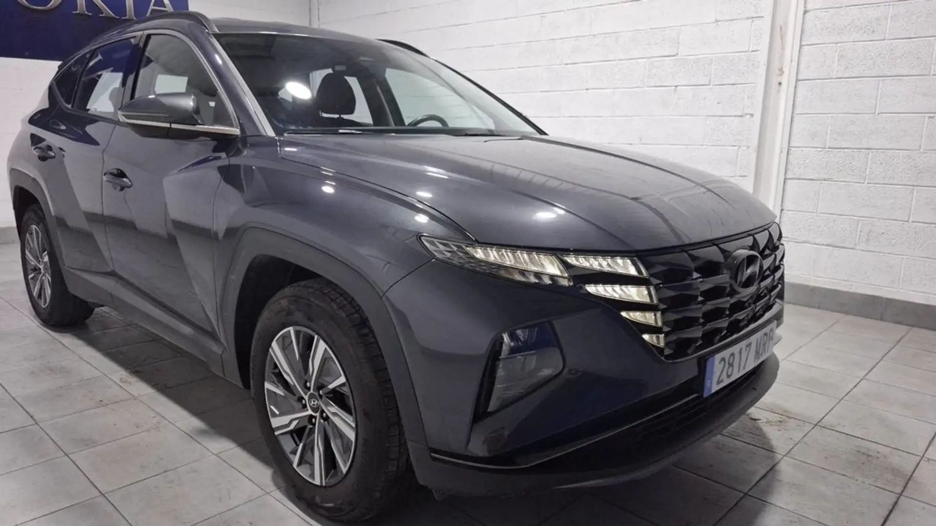 Hyundai TUCSON 1.6 CRDI 85kW (115CV) Maxx Gris - 2