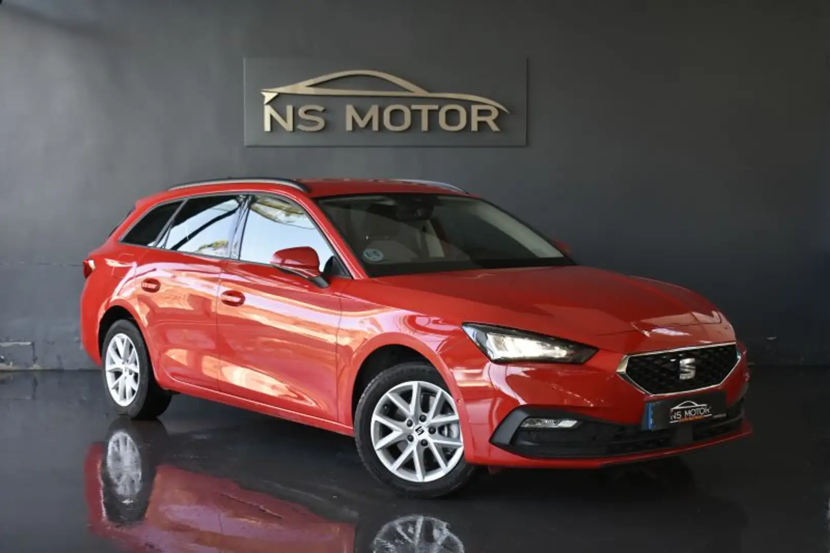 SEAT Leon ST 2.0TDI CR S&S Style XS 115 Rojo - 2