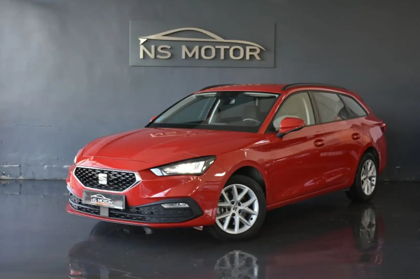 SEAT Leon ST 2.0TDI CR S&S Style XS 115 Rojo - 1