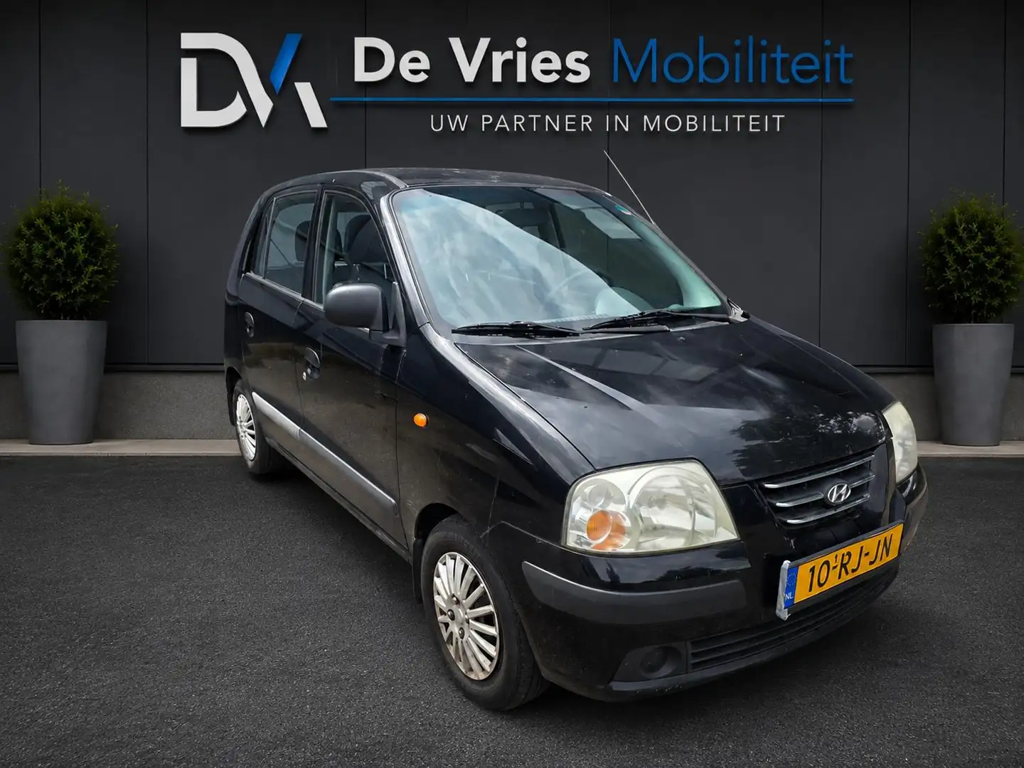 Hyundai Atos 1.1i Active **5DRS-APK-ELEKTRPAKKET** Schwarz - 1