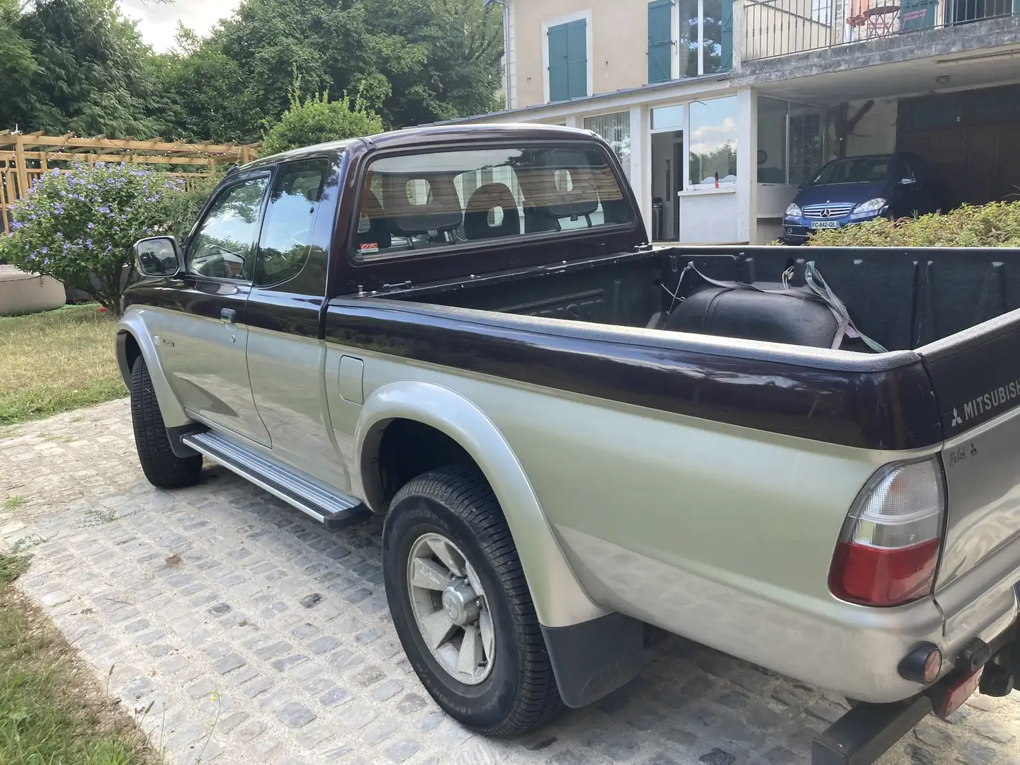 Mitsubishi L200 L200 2.5 TD 133 CLUB CAB INTENSE Gris - 2