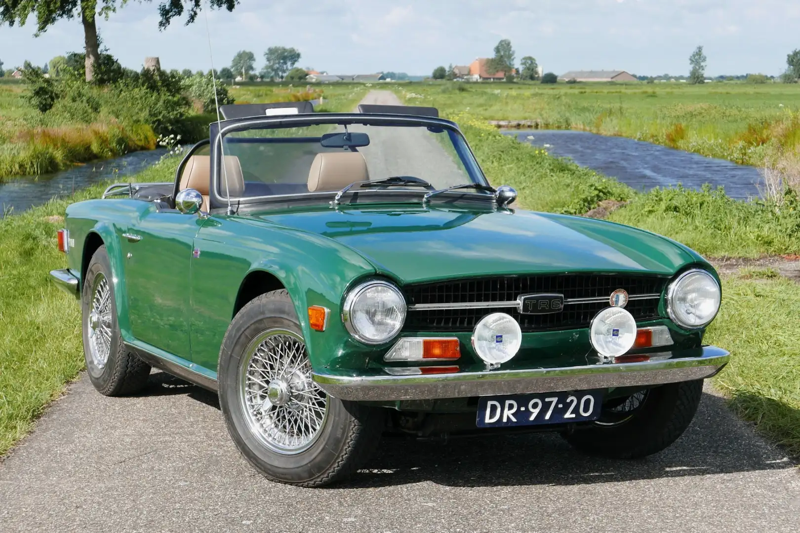 Triumph TR6 Roadster - Body-off restored Vert - 2