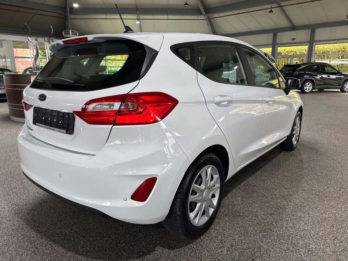 Ford Fiesta 1.1i Cool & Connect LED PDC AppleCar DAB Blanc - 2