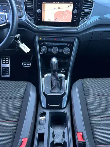 Volkswagen T-Roc view 13