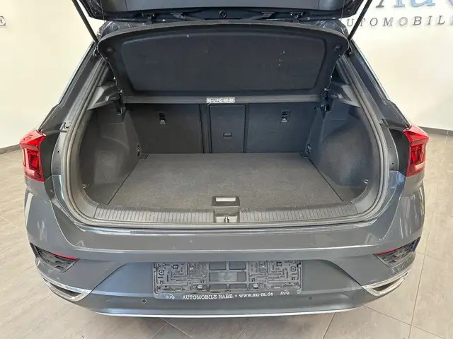 Volkswagen T-Roc view 8