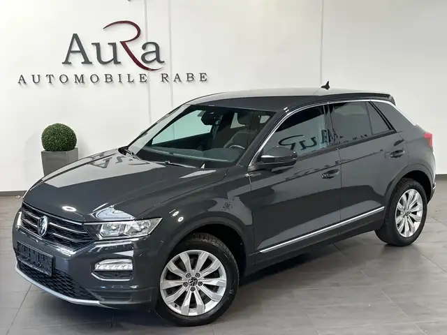 Volkswagen T-Roc view 2