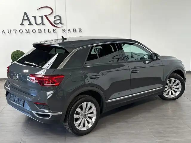 Volkswagen T-Roc view 5