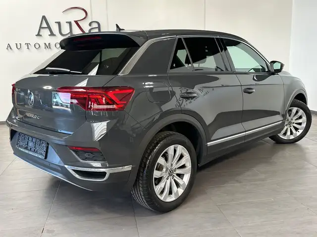 Volkswagen T-Roc view 4