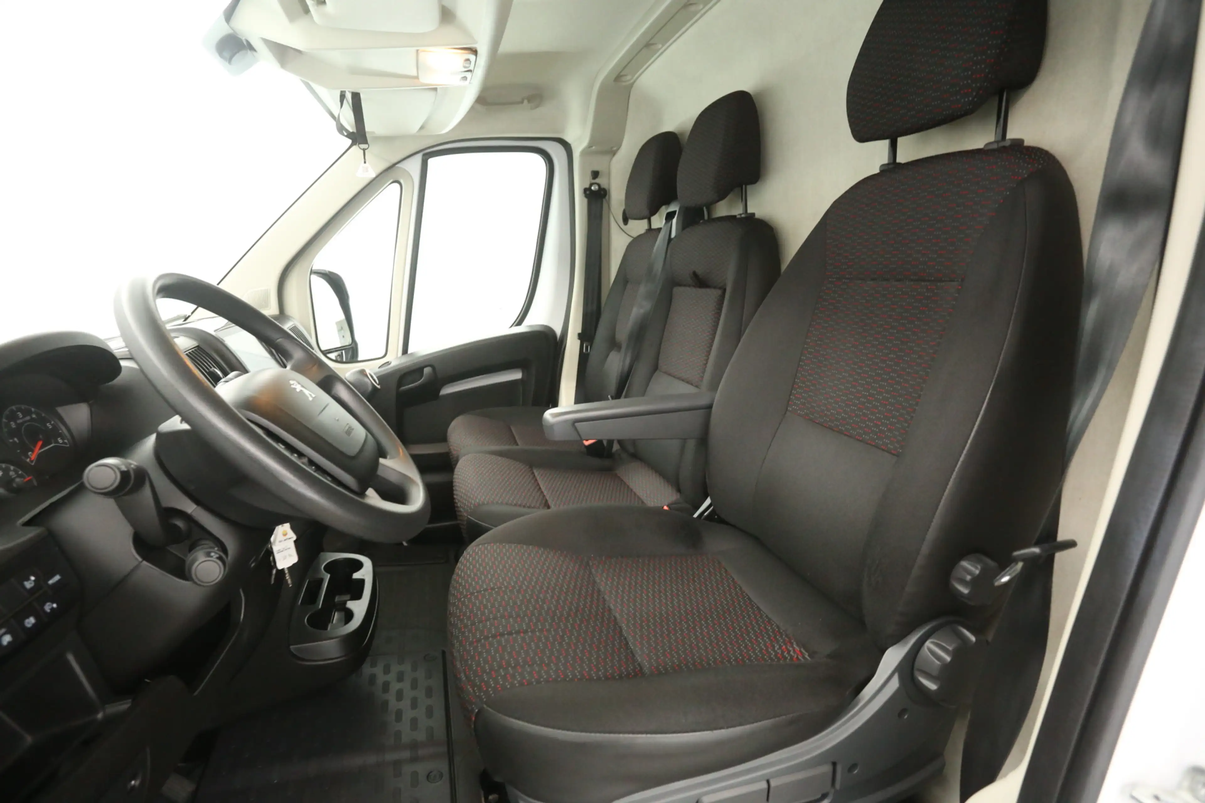 Peugeot Boxer 2.2 BlueHDi L2H2 | Marge | Airco | Cruise | Carpla — photo 9