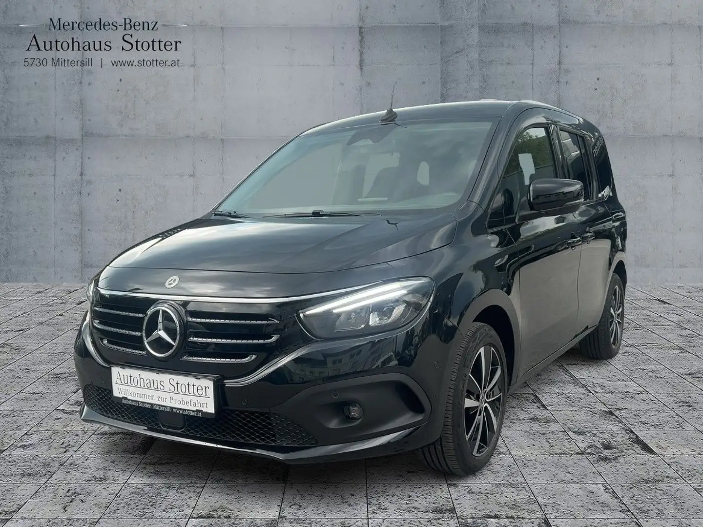 Mercedes-Benz EQT 200 Standard Schwarz - 1