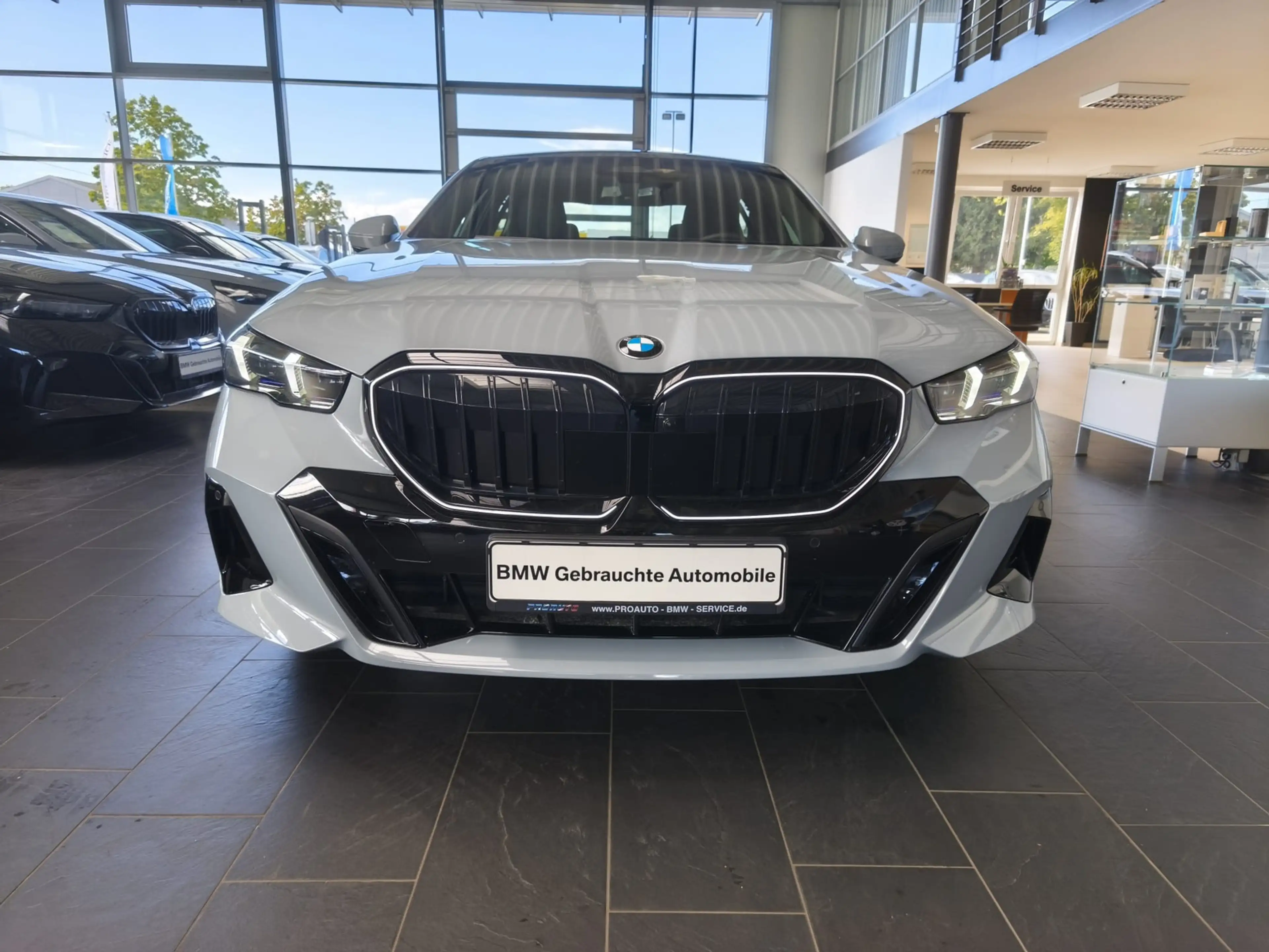 BMW 520 d xDrive M Sport Pro ACC/Pano/360°/B&W/21"/HUD — photo 2