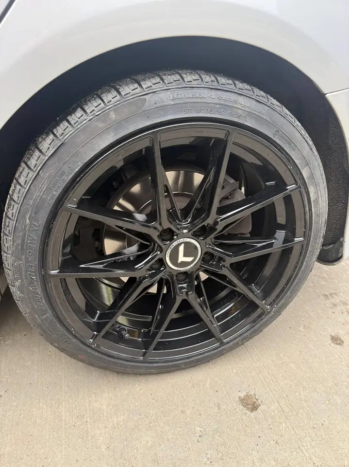 Mercedes-Benz CLA снимка Mercedes-Benz CLA