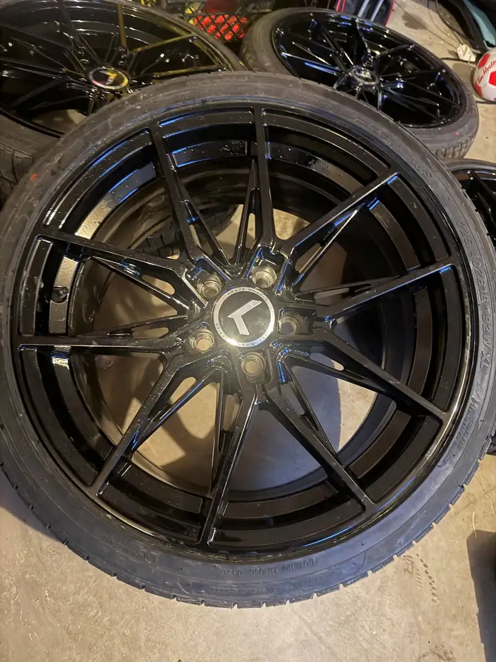 Mercedes-Benz CLA снимка Mercedes-Benz CLA
