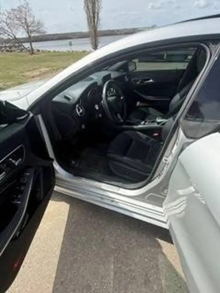 Mercedes-Benz CLA снимка Mercedes-Benz CLA