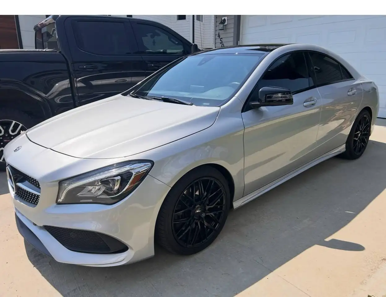 Mercedes-Benz CLA снимка Mercedes-Benz CLA
