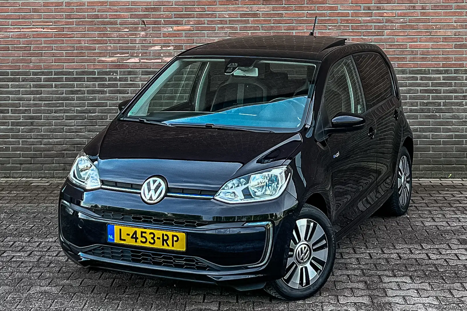 Volkswagen e-up! Autm. Camera, Clima, Cruise, LMV, Pano, ** RIJKLAA Negro - 2