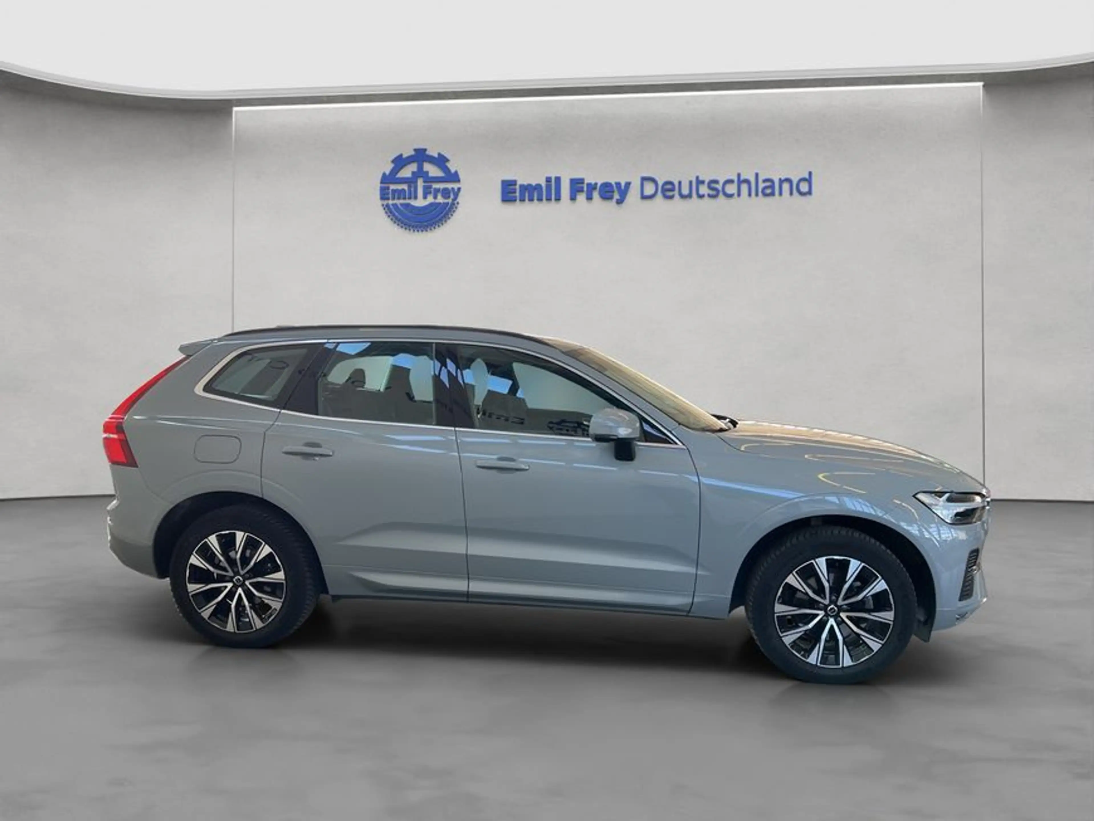 Volvo XC60 XC60 B5 AWD Core Aut 19'' Licht-Paket AHK Kamera P — photo 7