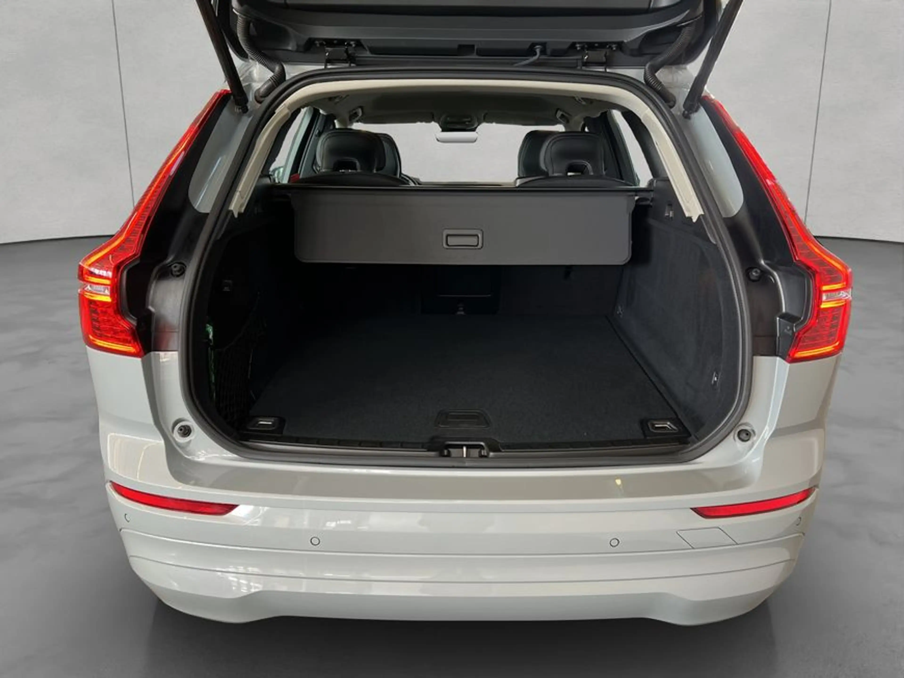 Volvo XC60 XC60 B5 AWD Core Aut 19'' Licht-Paket AHK Kamera P — photo 5