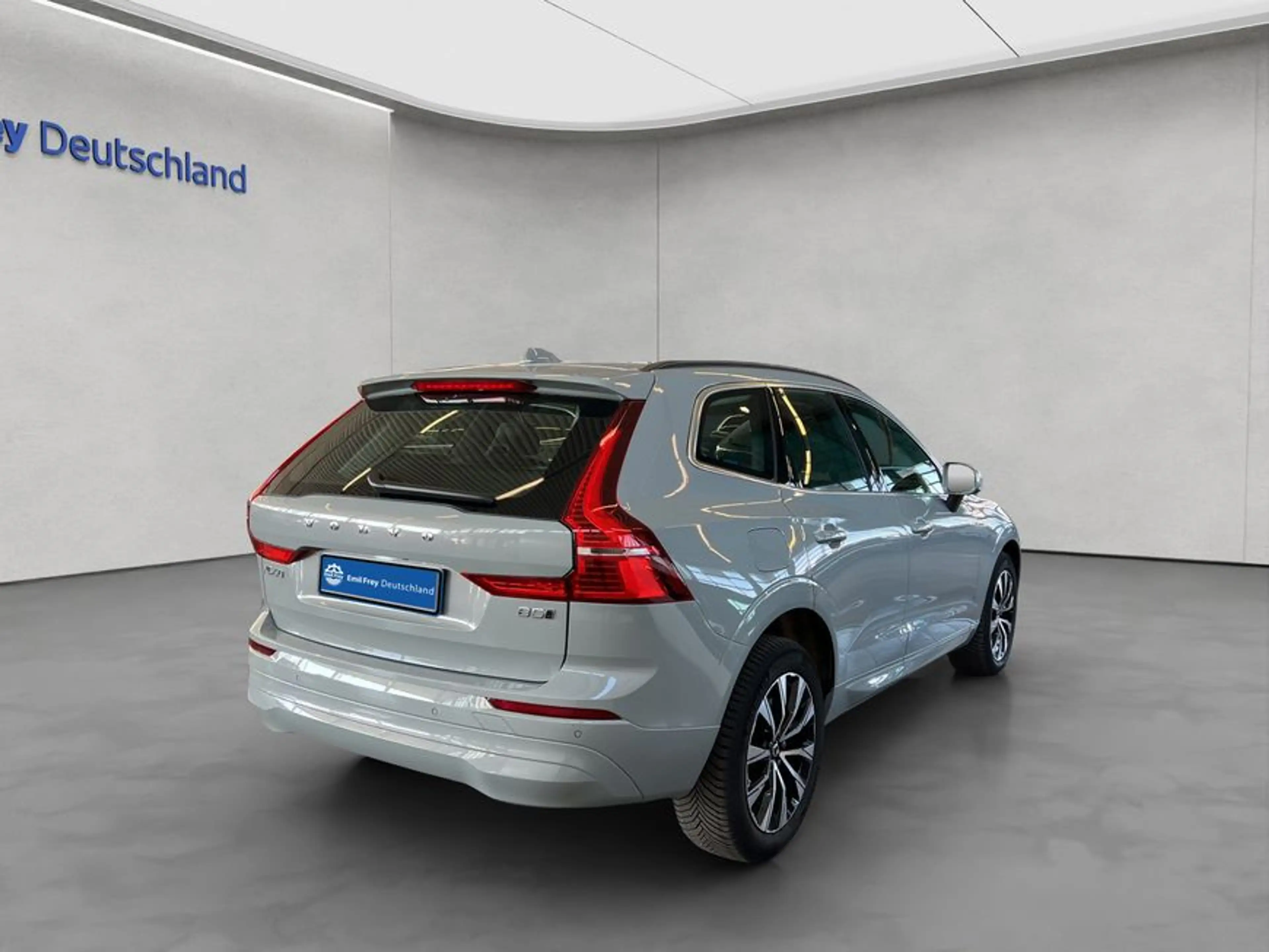Volvo XC60 XC60 B5 AWD Core Aut 19'' Licht-Paket AHK Kamera P — photo 6