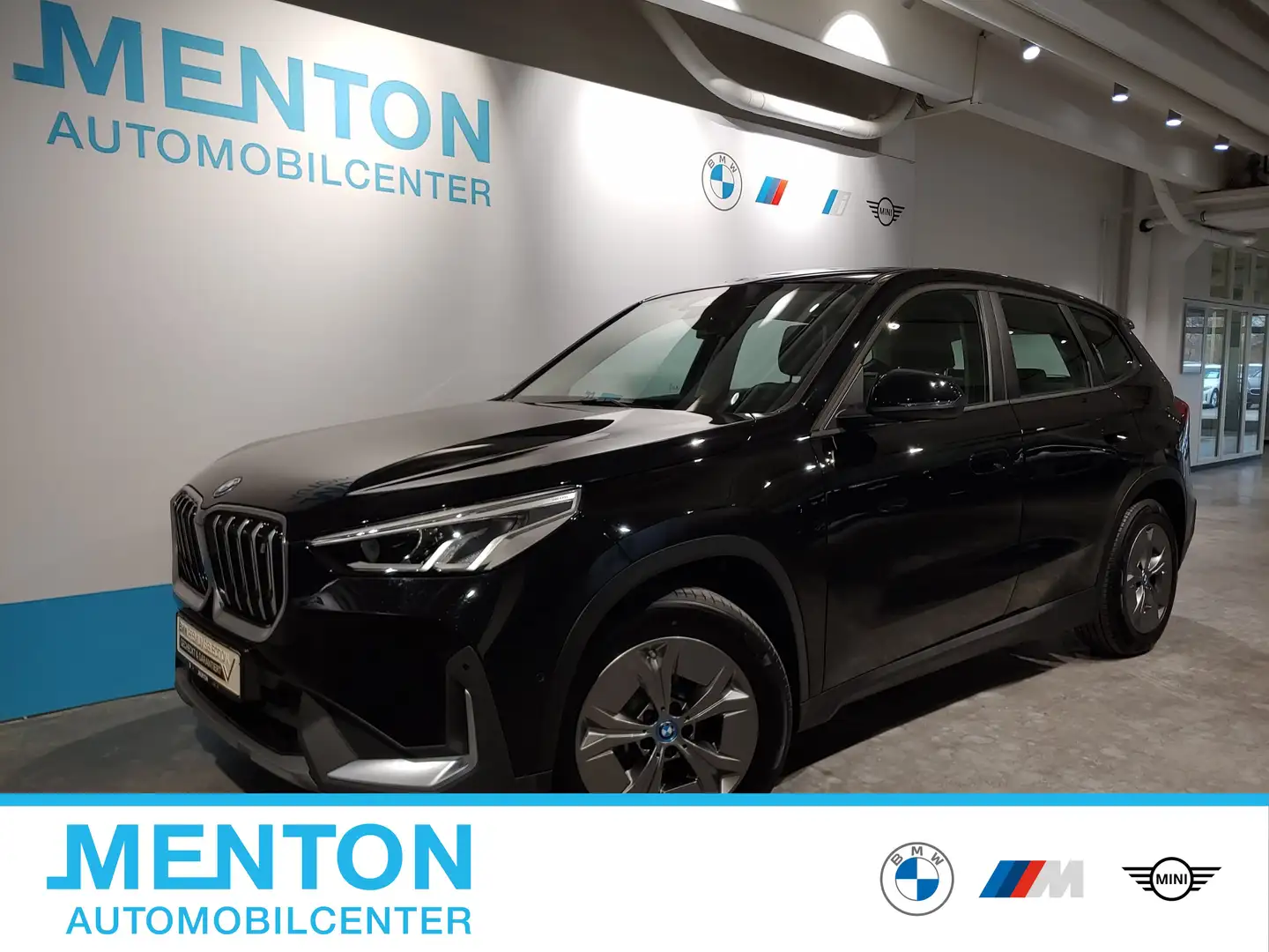 BMW iX1 xDrive30 DAB Parkassistent Shz Schwarz - 1