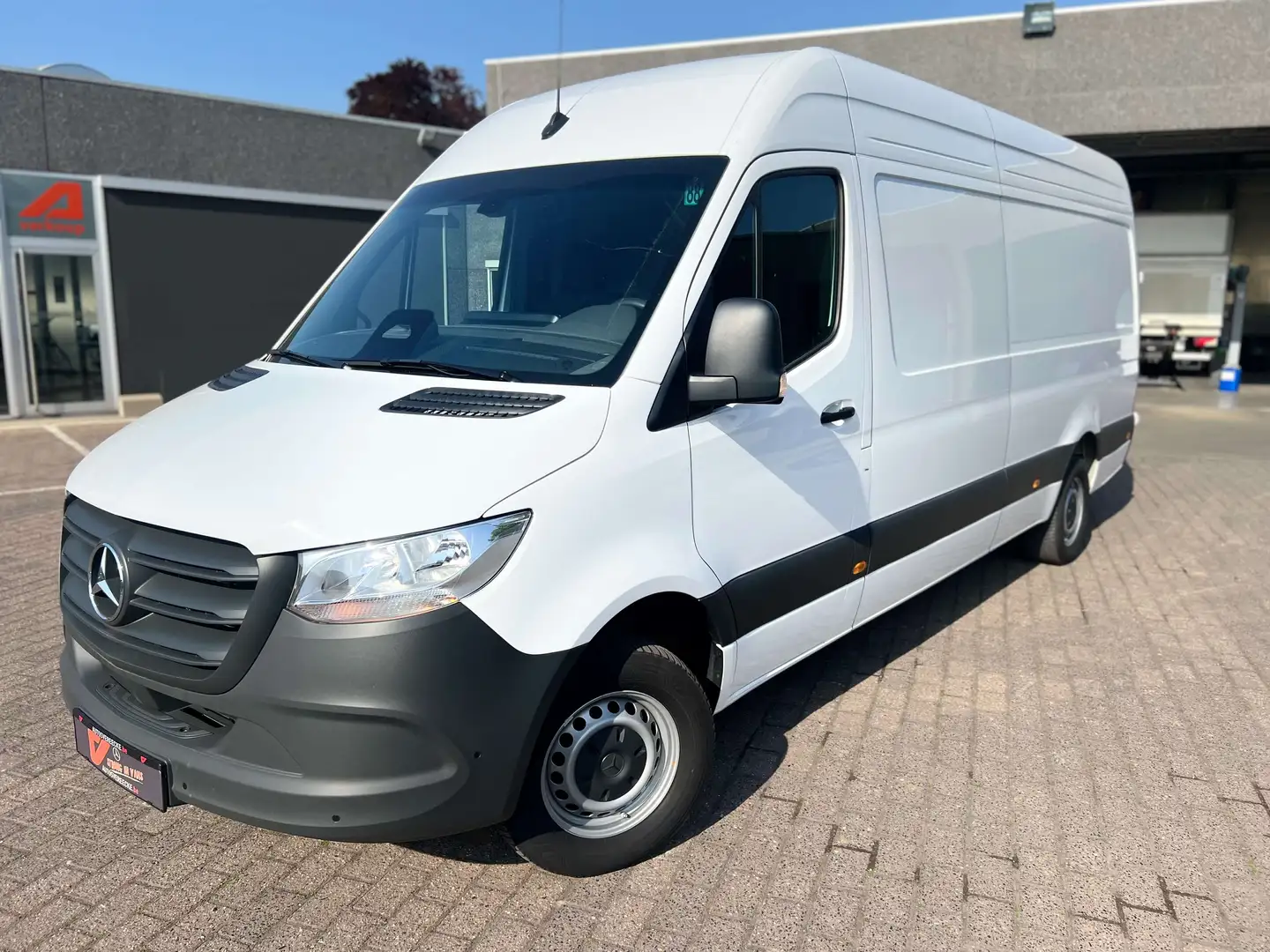 Mercedes-Benz Sprinter 317 L3H2 PRO (35.950ex) FACELIFT CAMERA 11\ MBUX Blanc - 2