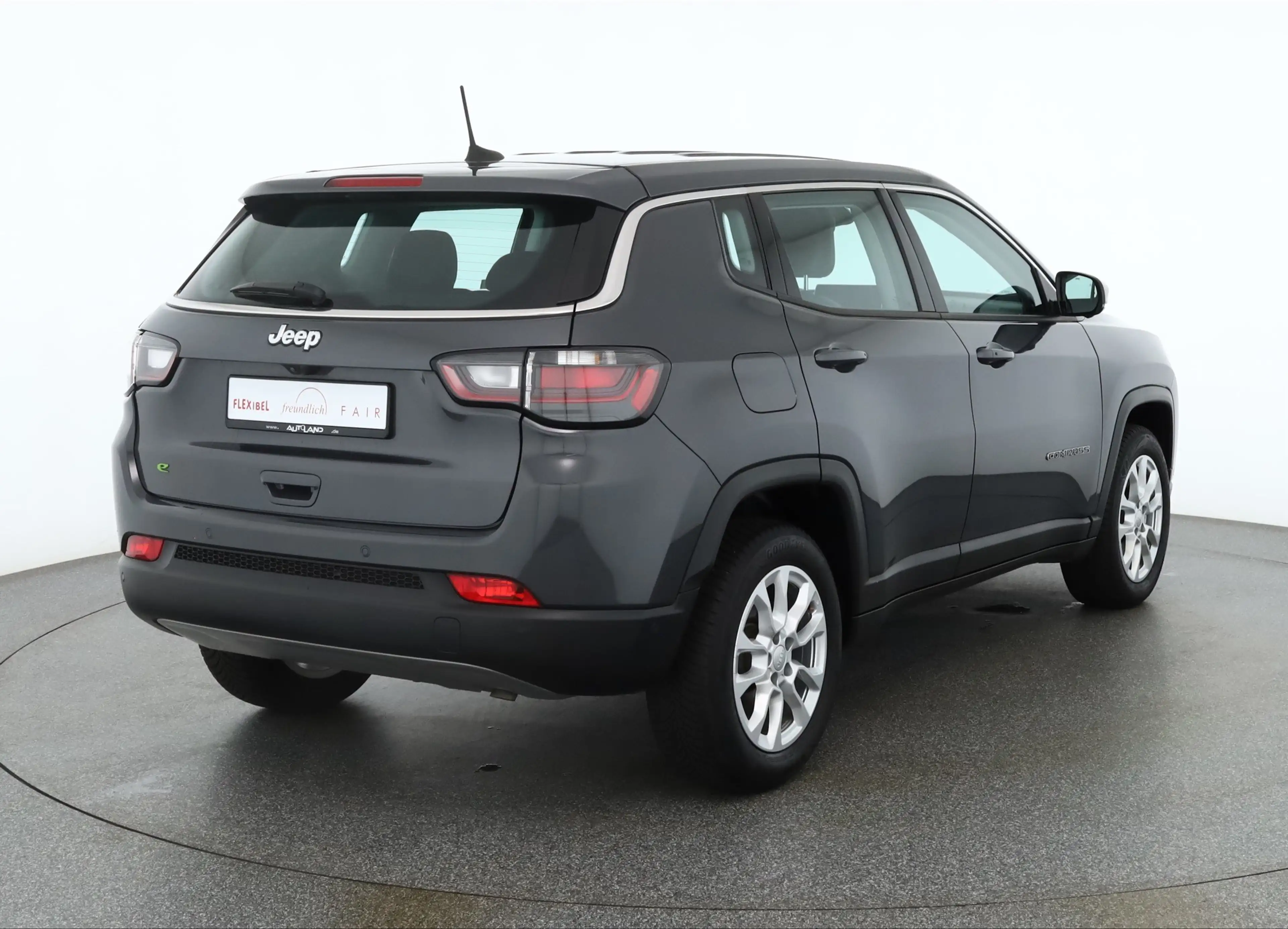Jeep Compass 1.5 M-Hybrid Altitude LED 360° DAB PDC — photo 4