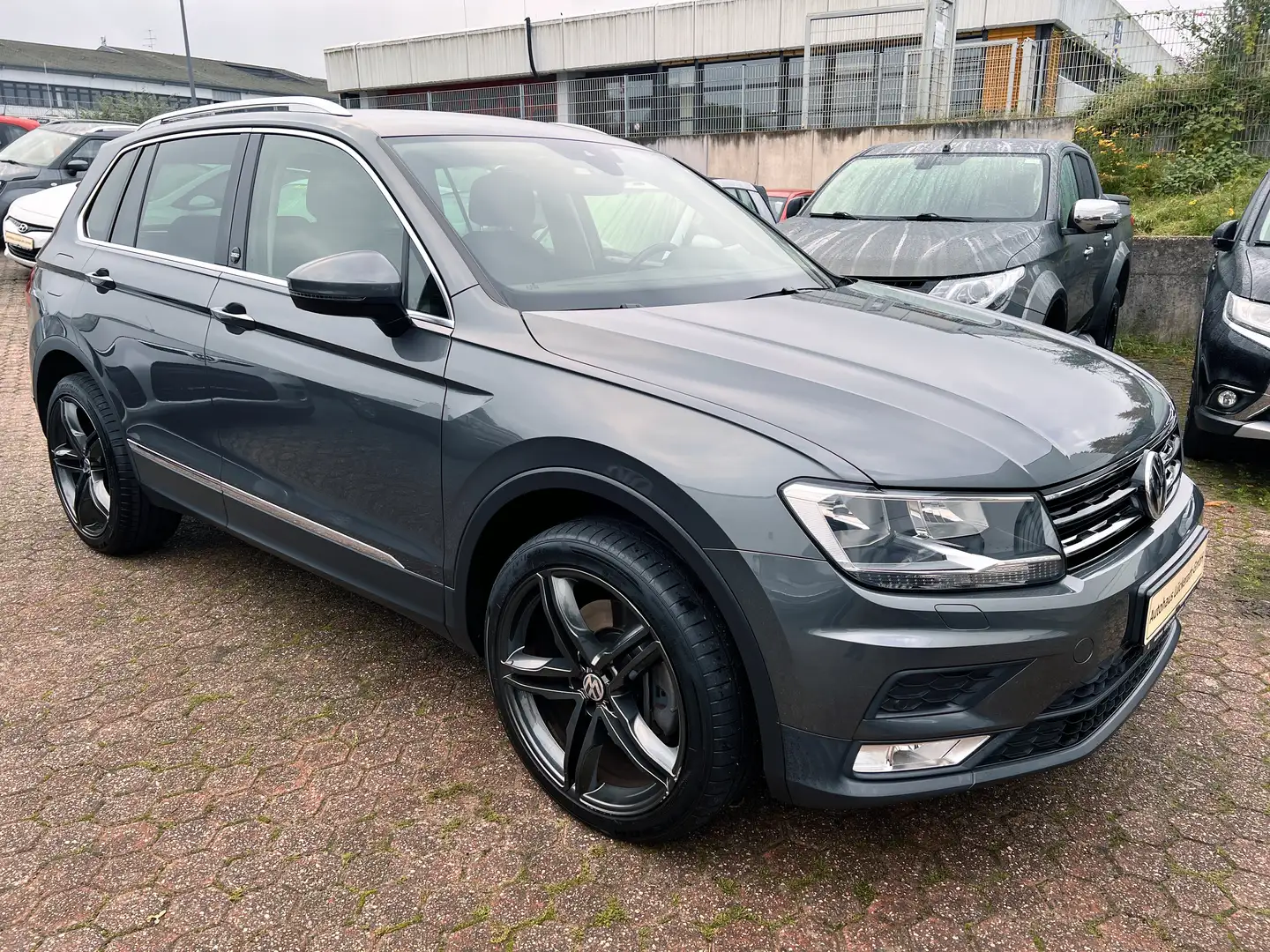 Volkswagen Tiguan Tiguan 2.0 TSI 4Motion DSG Grau - 1