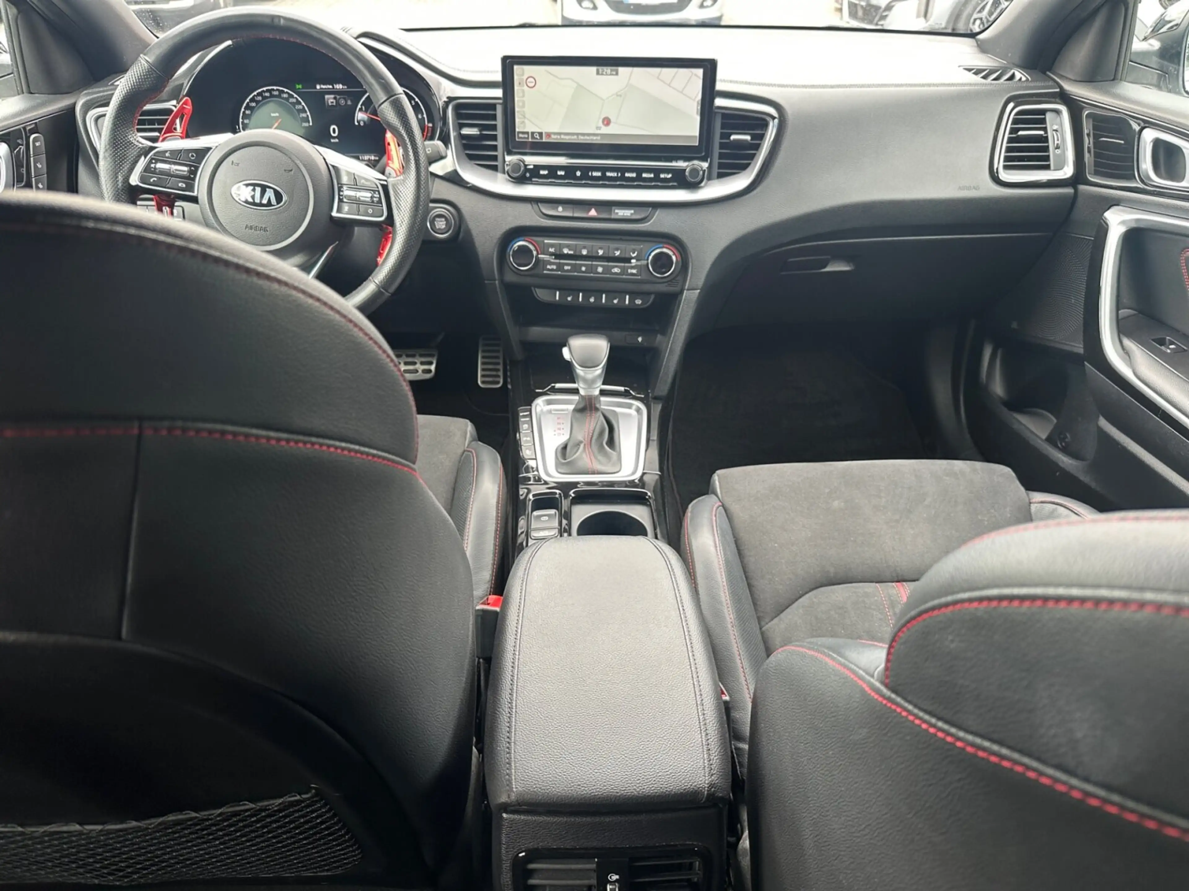 Kia ProCeed / pro_cee'd Proceed 1.6 T-GDI GT — photo 6