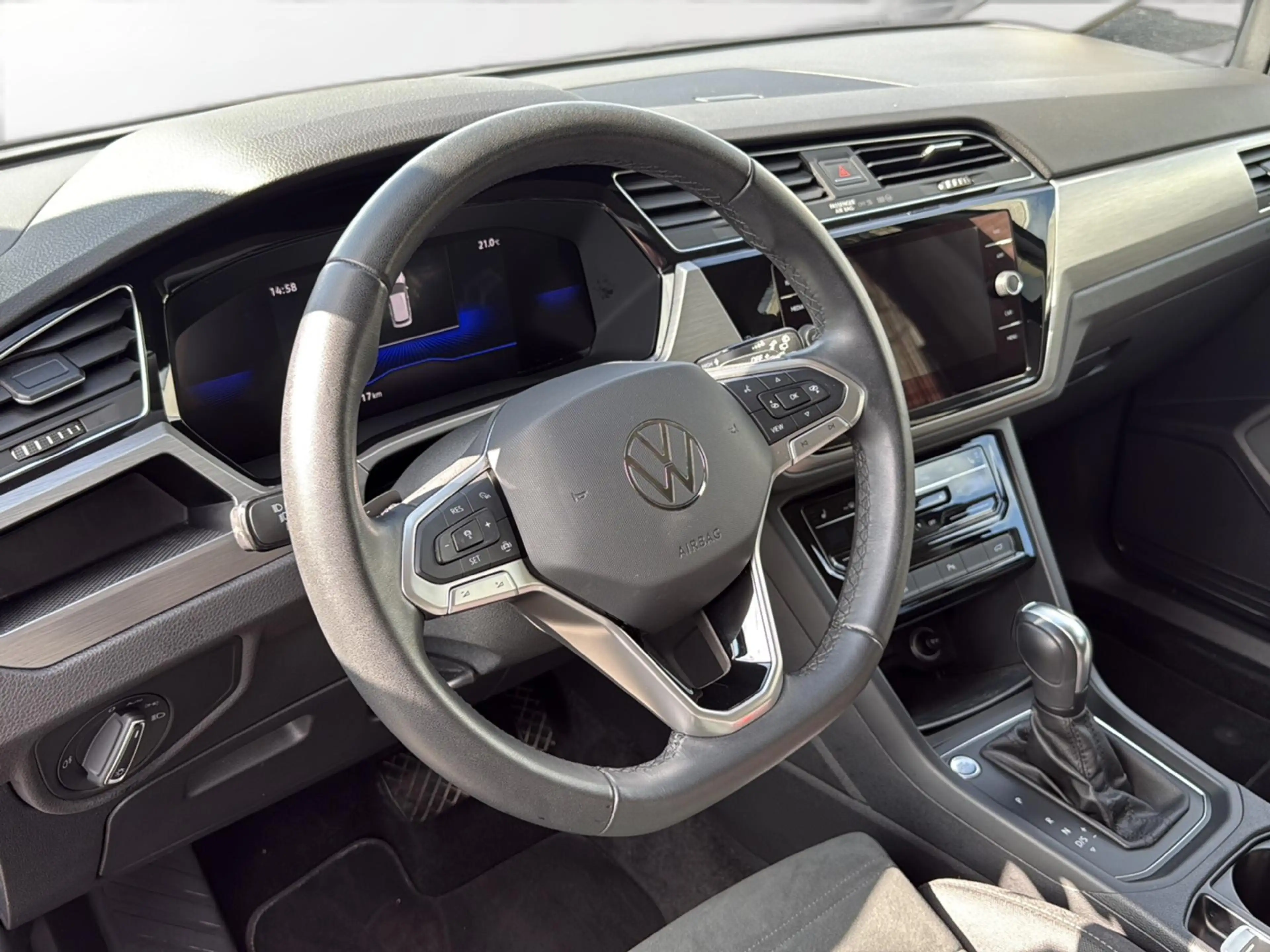 Volkswagen Touran 2.0 TDI DSG Comfortline ACC+RFK+VIRTU+LED — photo 11