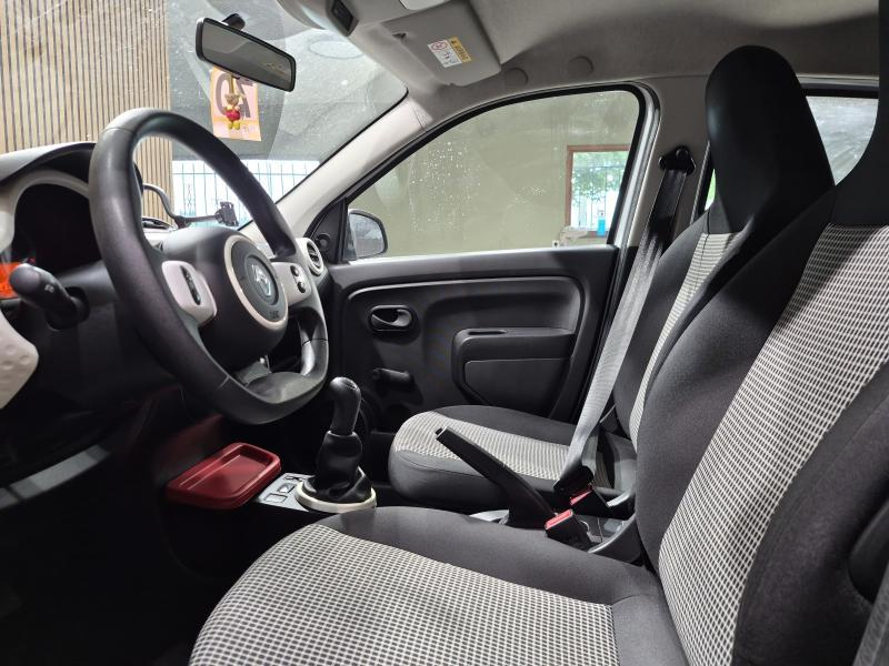 Renault Twingo III — photo 14