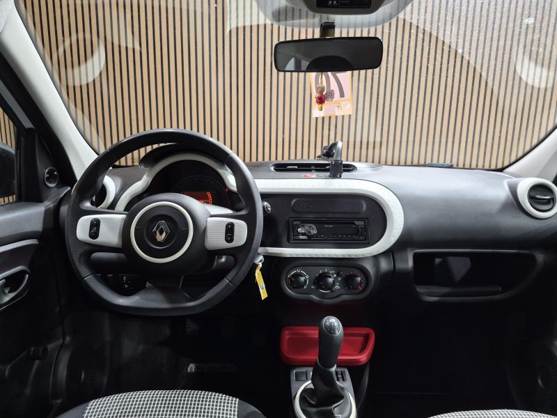 Renault Twingo III — photo 15