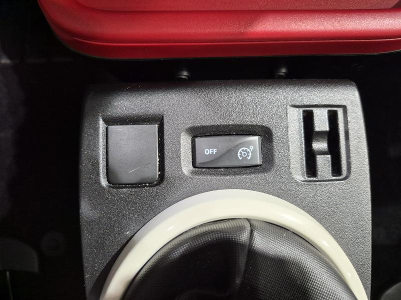 Renault Twingo III — photo 12