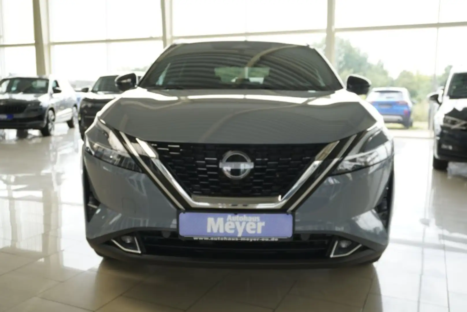 Nissan Qashqai Tekna 1.3 DIG-T 4x4 Pano/LED/ACC/el.Klappe Grau - 2