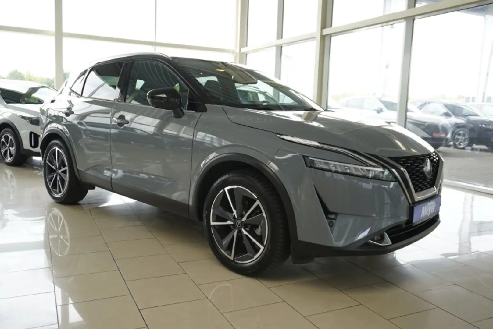 Nissan Qashqai Tekna 1.3 DIG-T 4x4 Pano/LED/ACC/el.Klappe Grau - 1