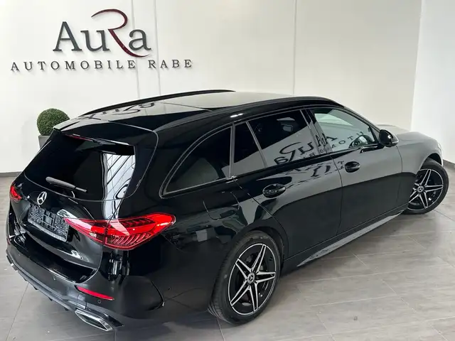 Mercedes-Benz C-Class view 4
