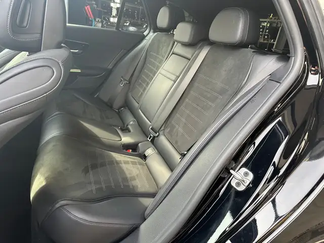 Mercedes-Benz C-Class view 13
