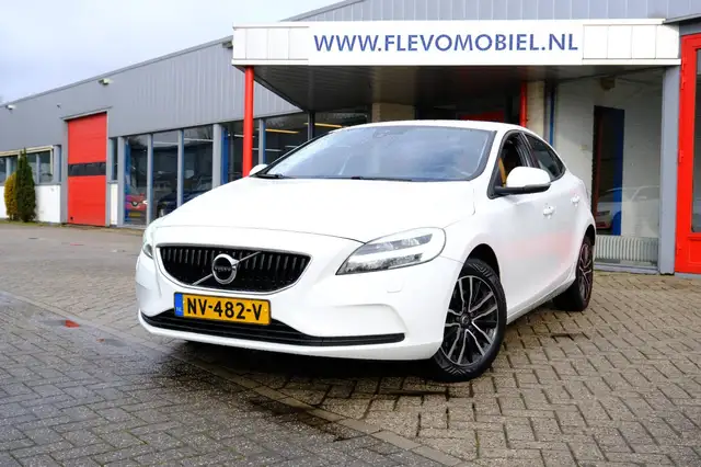 Volvo V40 2.0 T2 Nordic+ Leder|1e Eig|Navi|Clima|LMV