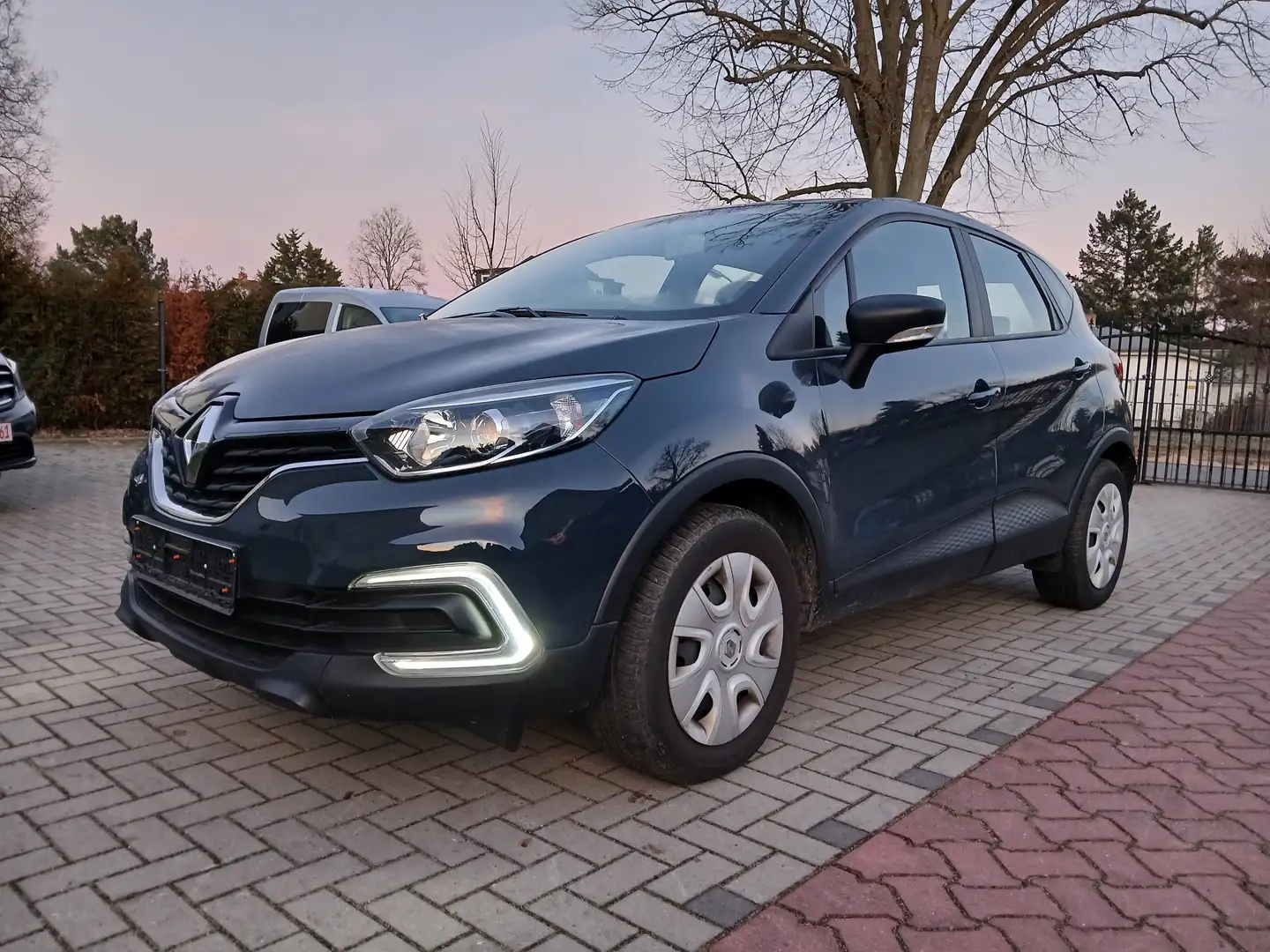 Renault Captur (ENERGY) TCe 90 LIMITED AHK Klima Euro6 Gris - 2