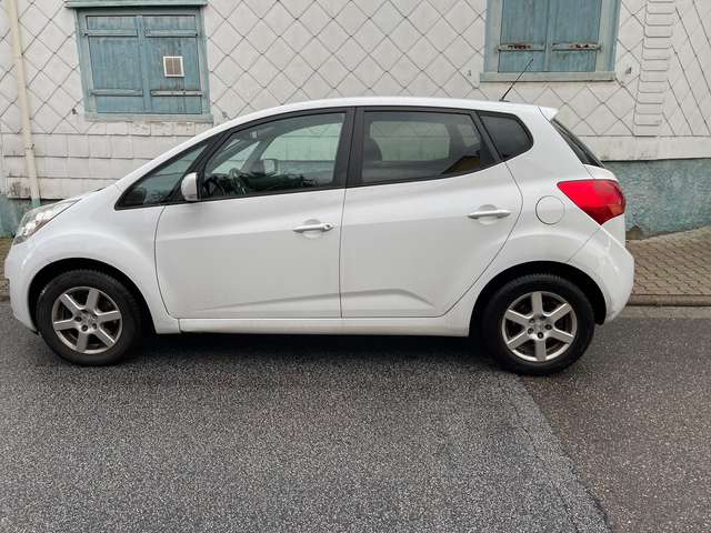 Imagine Kia Venga Venga 1.6 CRDi 128 Spirit