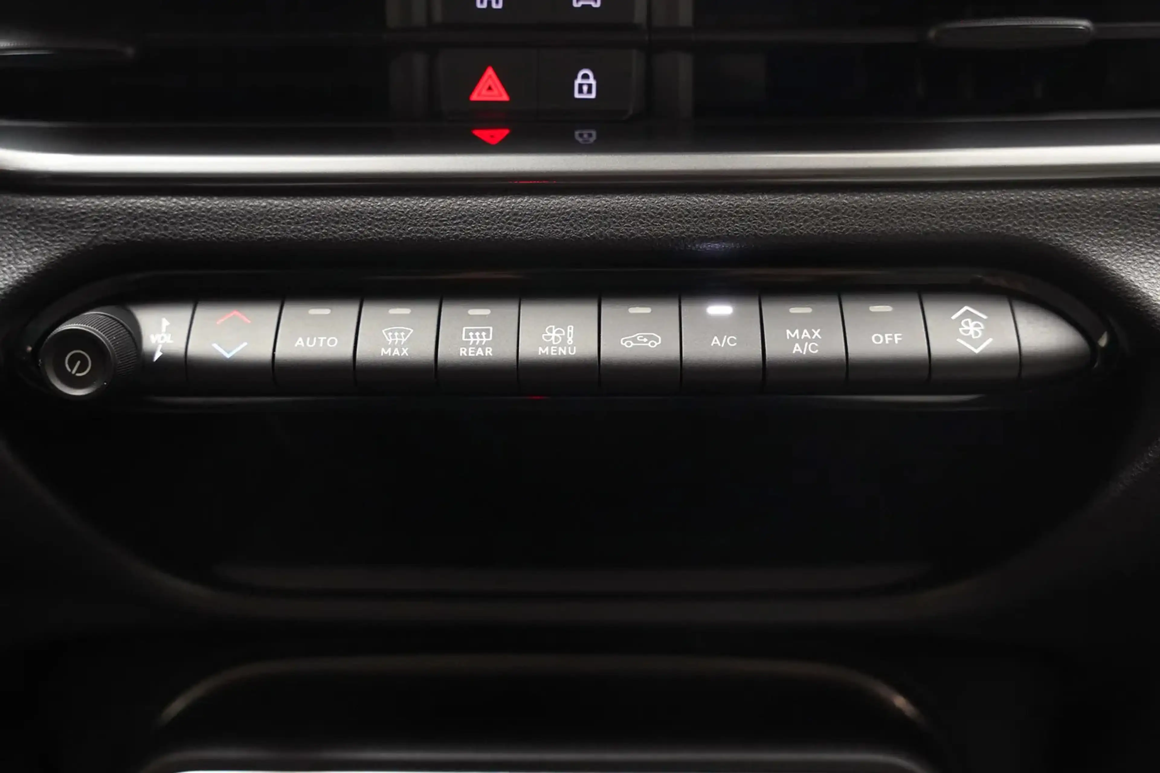 Fiat 600e RED 54 kWh [ Navi Apple/Android Adapt. cruise Lede — photo 8