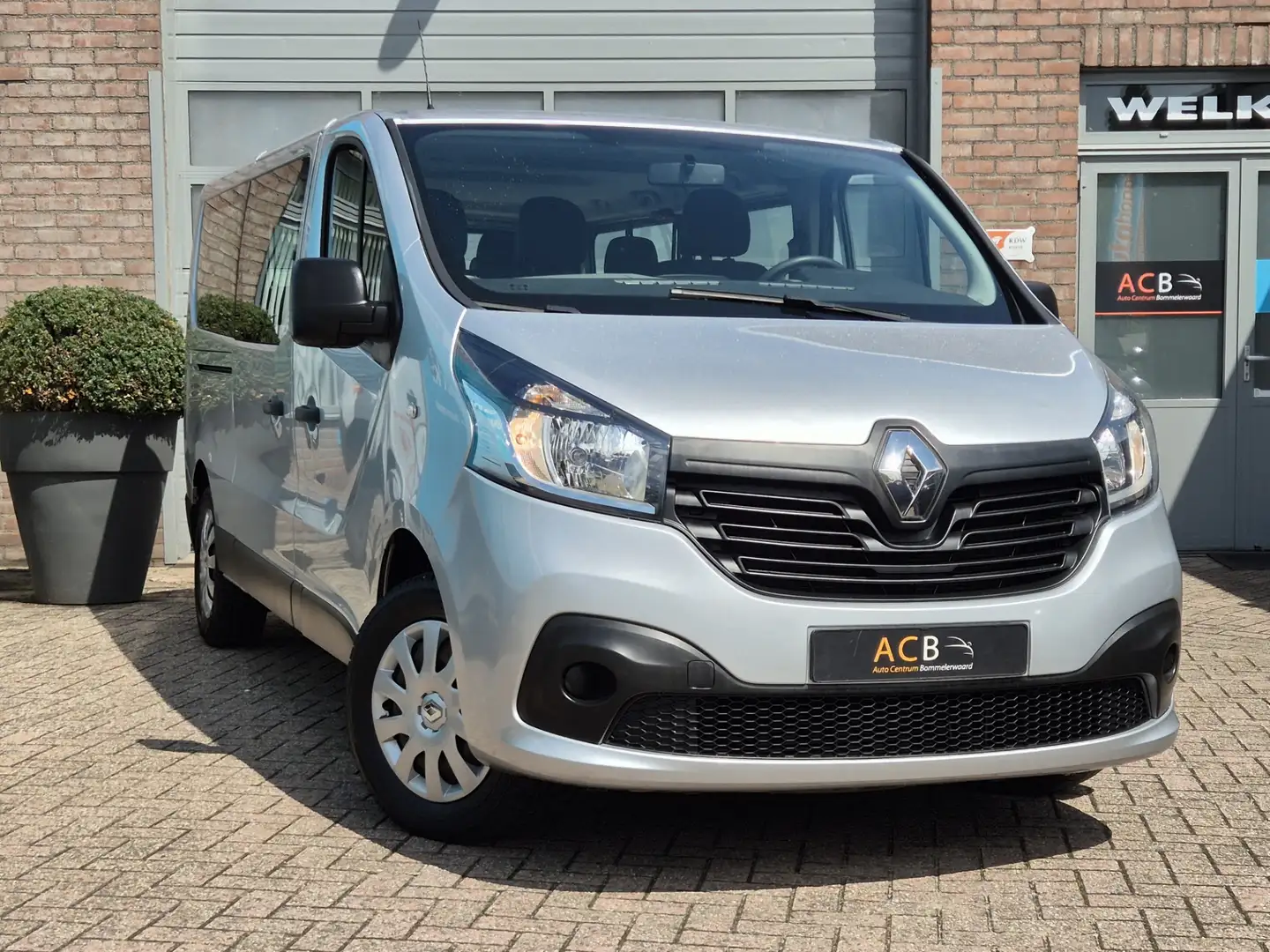 Renault Trafic Passenger 1.6 dCi Grand Authentique 9 Persoons Air Gris - 1