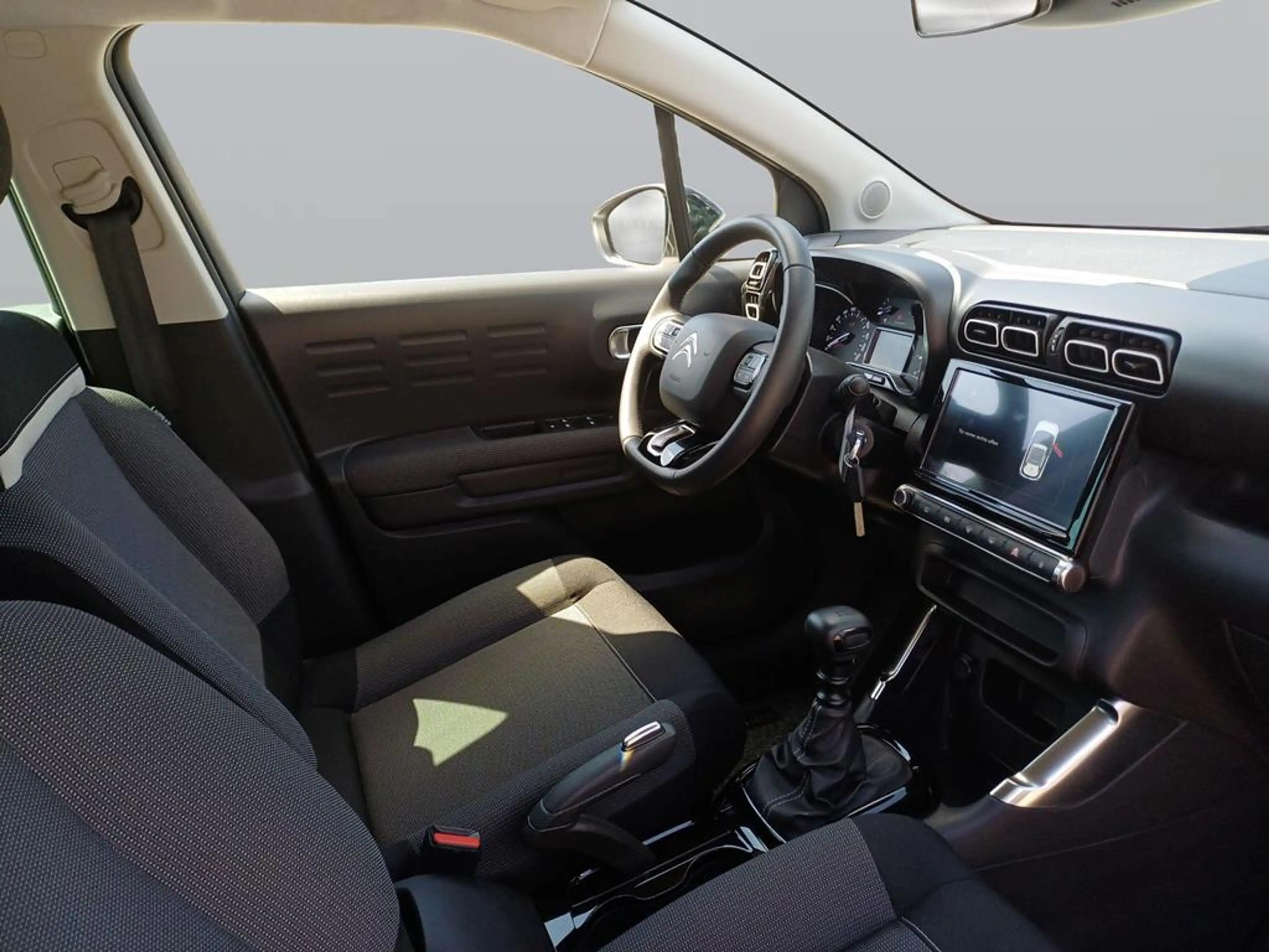 Citroen C3 Aircross PureTech 110 S&S Shine — photo 11