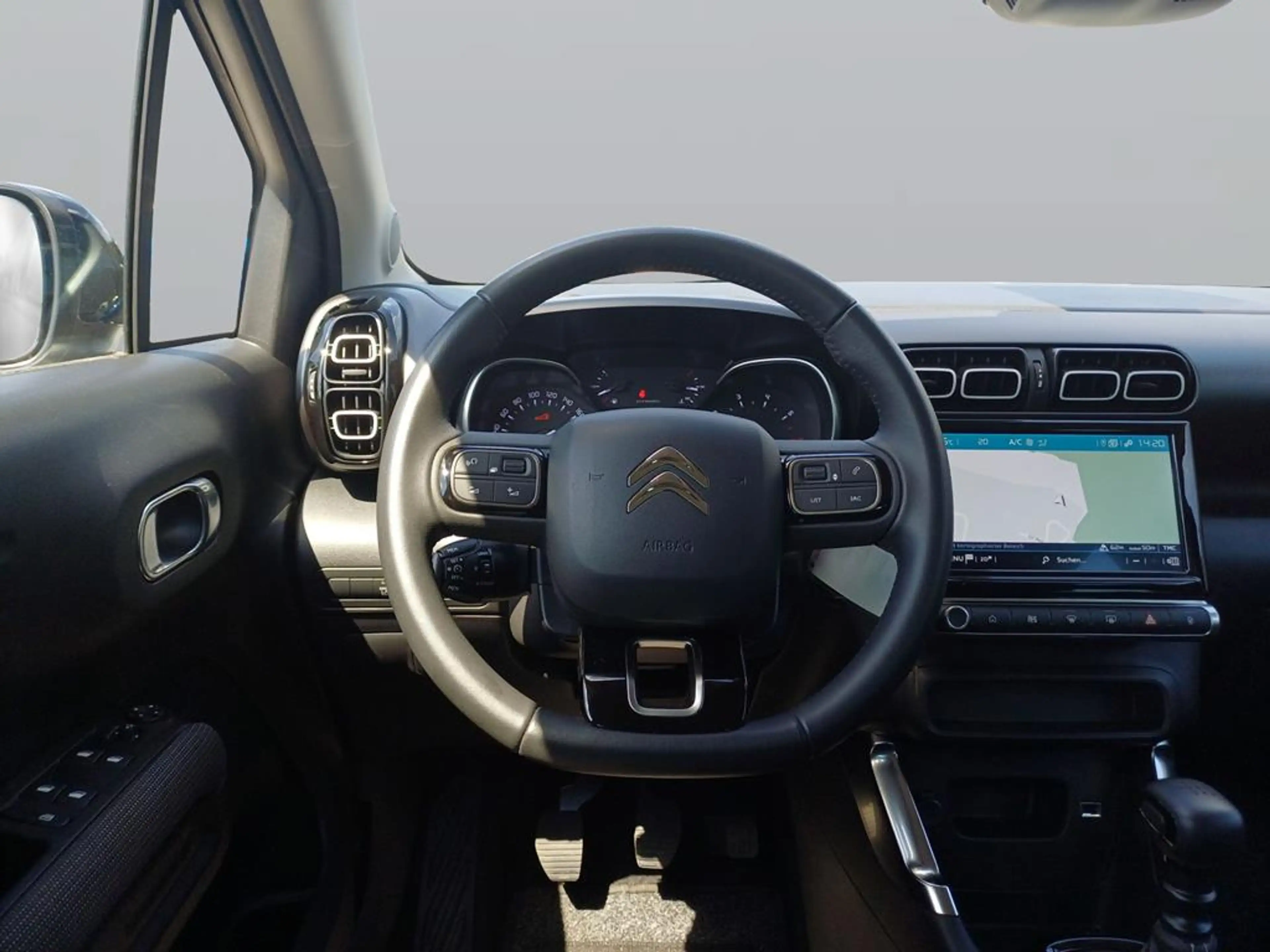 Citroen C3 Aircross PureTech 110 S&S Shine — photo 13