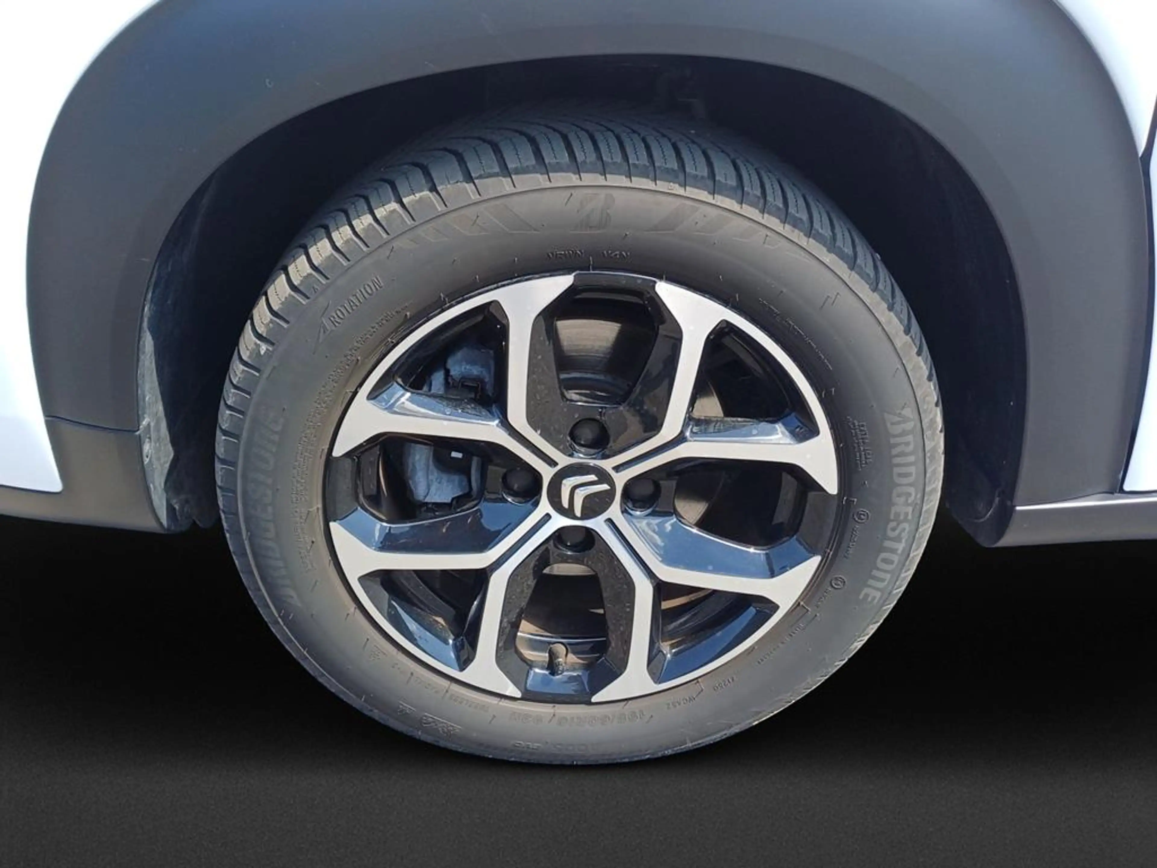 Citroen C3 Aircross PureTech 110 S&S Shine — photo 8