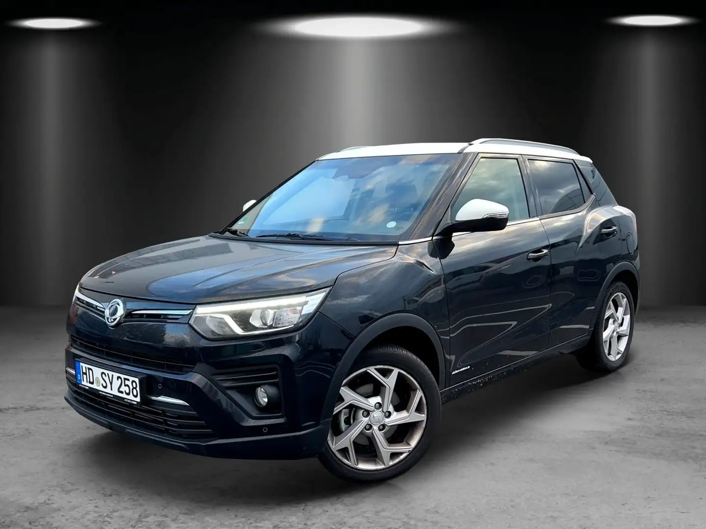 SsangYong Tivoli Fizz 1.5 T-GDI 6AT 2WD +SHZ+LMF+PDC+NAVI Noir - 1