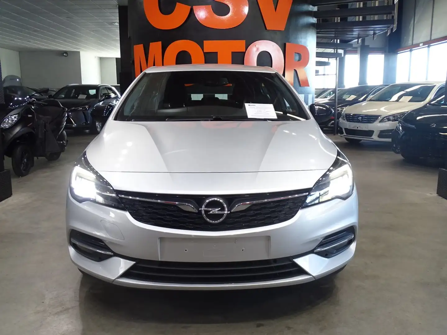 Opel Astra 1.2T XHT S/S GS-Line 130 Plateado - 2