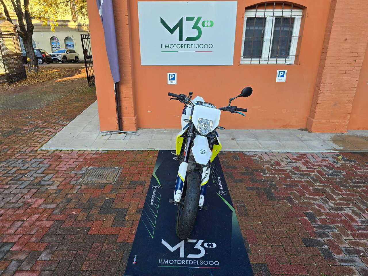 Husqvarna 701 Supermoto