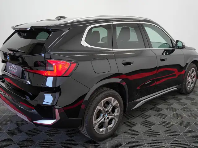 BMW X1 view 11