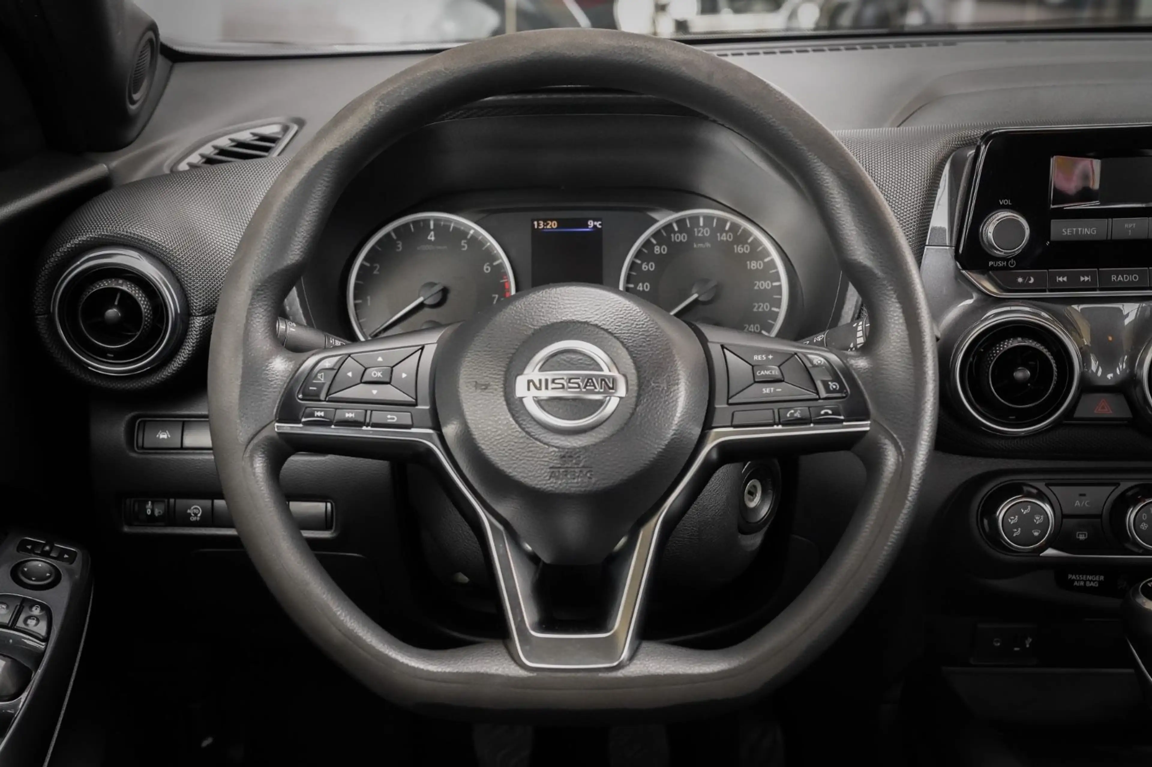 Nissan Juke Visia *Temp./Klima./PDC* — photo 12